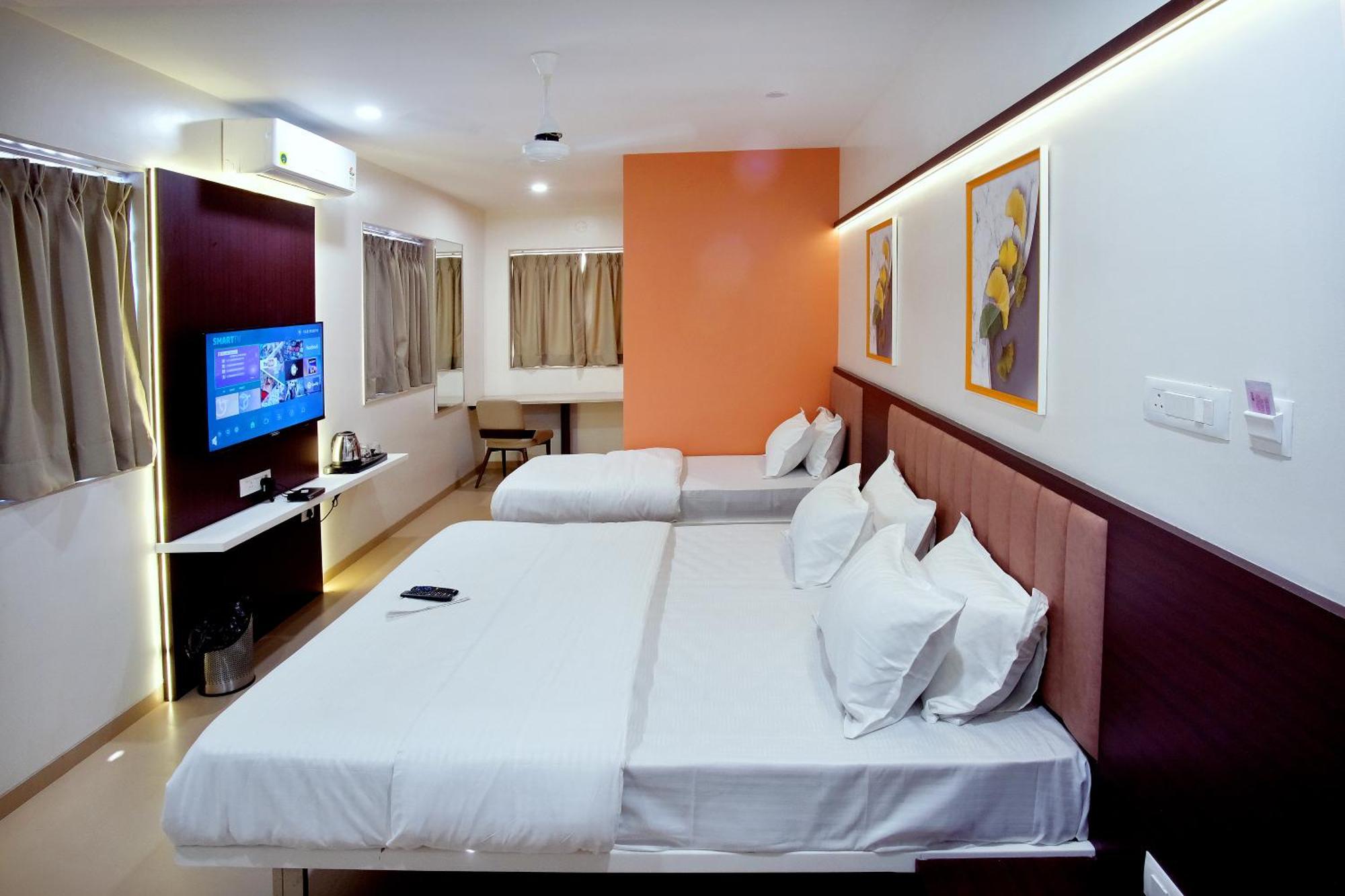Hotel Haldi Nashik Exterior foto